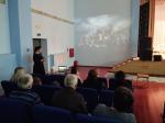 В рамках возрождения самобытной культуры казачества был проведен круглый стол «Боевые заслуги казаков». Несколько веков назад предки казаков действительно были грозной силой. Лёгкая, почти летучая конница казачьей лавой подминала врага, приводила в ужас иностранных супостатов, стоило казакам появиться на поле боя и броситься в атаку. Наравне со своей волей казаки чтили и кровью защищали свои святыни: православную веру и родную землю. Казаки сражались с турками, пруссаками, шведами, пробивали самую первую, тяжёлую дорогу России к южным морям. Казаки покрыли себя славой в боях с наполеоновскими захватчиками в 1812 году.Участвовали казаки и в освобождении славянских народов от турецкого ига, и в Первой Мировой. И, хоть катастрофа 1917 года многих казаков привела в стан белых в гражданской войне, итог которой отправил их в изгнание, и в лихую годину Великой Отечественной казаки, оставшиеся с родиной, встали под Красное знамя на защиту от гитлеровцев. Звания Героя Советского Союза были удостоены 262 казака. Но вот