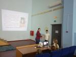 В рамках IX Всероссийского инклюзивного фестиваля сотрудники Покровского СДК провели для детей беседу «Что такое аутизм?»
Юлия Сергеевна рассказала о детях аутистах или как ещё их называют «дети дождя». Аутизм - заболевание, связанное с нарушением социальной адаптации, речевого и психического развития. Основными симптомами является чрезмерная погруженность в себя, отгороженность от внешнего мира. Дети с аутизмом гораздо чаще чем обычные дети испытывают чувство страха. При этом страх вызывают события и вещи, которые обычный человек едва ли сочтет пугающими — лица, перемены, необходимость контактировать с другими людьми, непостоянство и переменчивость окружающего мира. Паническую реакцию и практически нестерпимую боль испытывает аутичный ребенок от казалось бы обыкновенного звука открывающейся двери, скрипа шариковой ручки , шелеста страниц. Важно помнить! У каждого из нас есть возможность протянуть руку такому ребенку и привести его из сложного и страшного внутреннего мира в настоящий, который наполнен прекрас