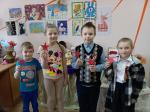 «Радио Z» ТРК «Мир Белогорья» инициировала акцию «Звезда Герою», которая приурочена к 80-летию Великой Победы и к Году Защитника Отечества. Цель инициативы – поддержать наших бойцов, показать, что рядом – крепкий и надёжный тыл, что народ и армия – едины.
Чтобы присоединиться к акции, нужно сделать красную звезду в технике оригами и написать на ней «Вся Россия с тобой!». В Доме мастера Покровского СДК состоялся мастер-класс, где дети изготовили звёзды для наших защитников. Спасибо за ваше доброе сердце, ребята!
Эти звёзды станут оберегом для бойцов, символом того, что их любят и ждут домой с победой.

