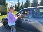 Творческие специалисты Покровского СДК совместно с участниками театрального кружка «Позитив» провели акцию по правилам дорожного движения «Счастливого пути!» Дети раздали информационные памятки водителям транспортных средств, напомнив им о соблюдении правил дорожного движения и пожелали всем счастливого и безопасного пути!