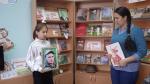 Таких Героев нужно знать в лицо, особенно, если он родился с тобой в одном селе!!!Сегодня на базе Покровской сельской модельной библиотеки был проведен тематический вечер «Герой моего села», в рамках Всероссийской ежегодной акции «Летопись сердец». Ведущая рассказала присутствующим об ушедших ветеранах -земляках Великой Отечественной войны, а затем ребята рассказали о героях-односельчанах нынешнего времени, героях СВО - Никитине С.А., Скутаре С.Н. , Сополеве С.И. Познакомились с фотографиями нашего села, сделанными Сергеем Никитиным, затем прочли рассказы с боевых мест из книги о героях СВО.
Говорите детям о войне,
О героях всех годин суровых,
Чтобы память берегли вдвойне,
Чтобы войн не знали они новых.
